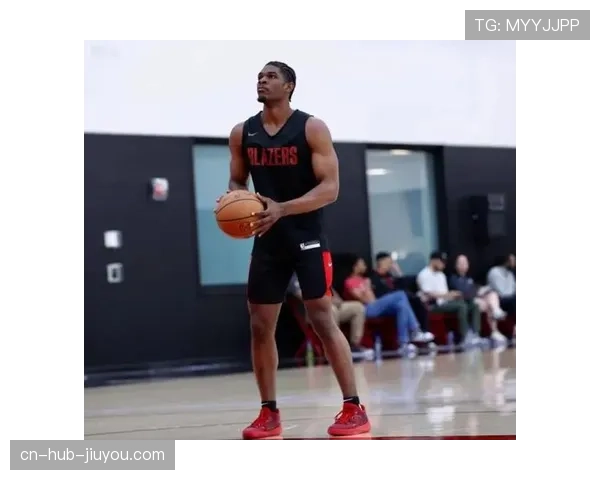 亨德森11分4篮板6助攻 开拓者控卫组织进攻流畅